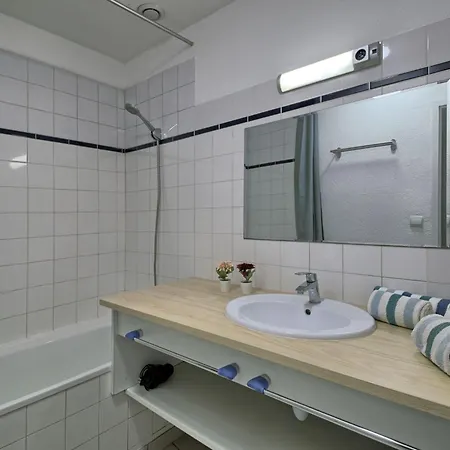 Semesterbostad Hameau Ocean-3 By Interhome La Parée Preneau